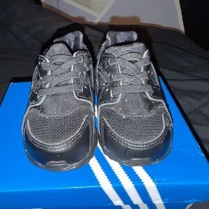 Nike Kids Black and Gray Sneakers